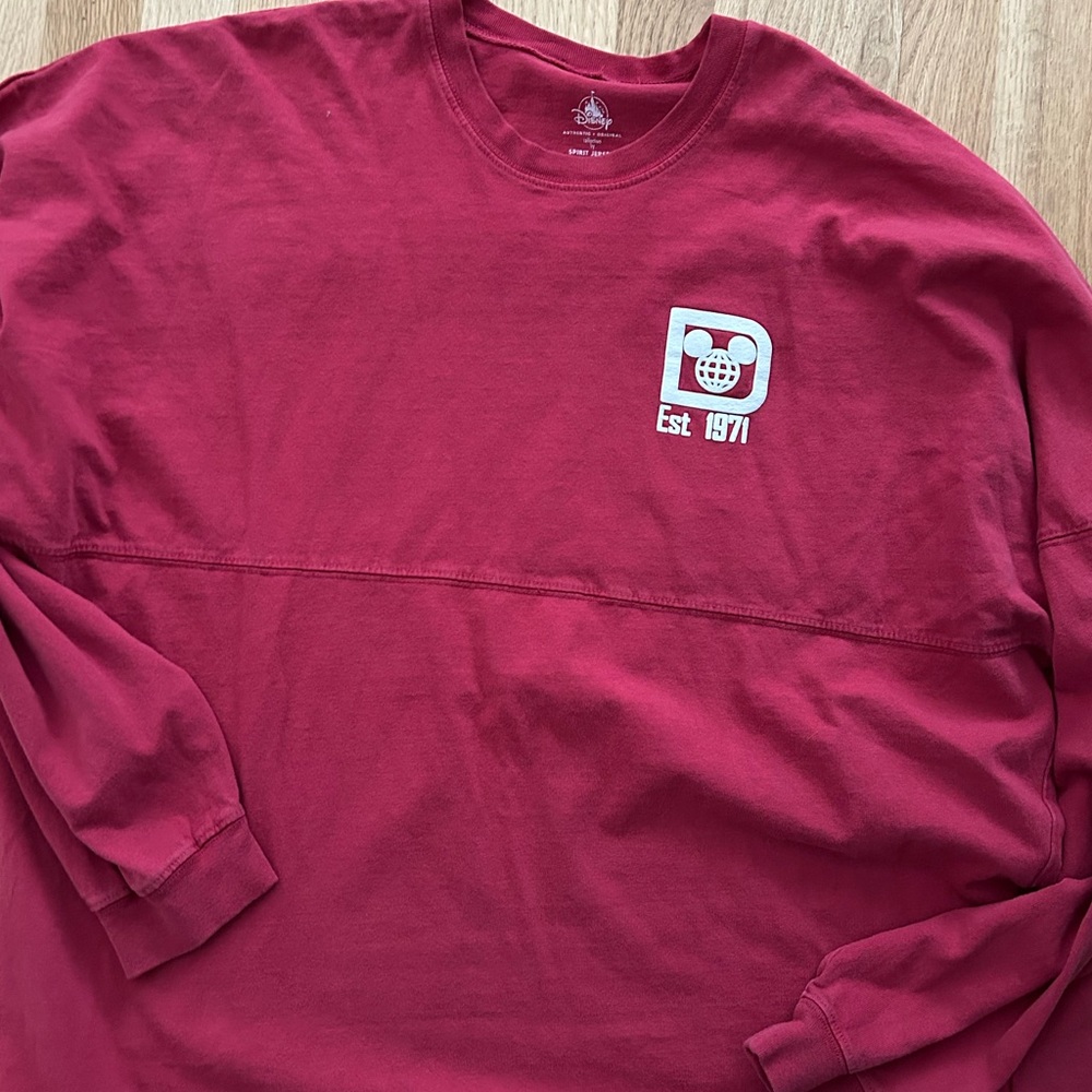 DISNEY WALT DISNEY WORLD SPIRIT JERSEY EST 1971 SIZE XL BURGUNDY